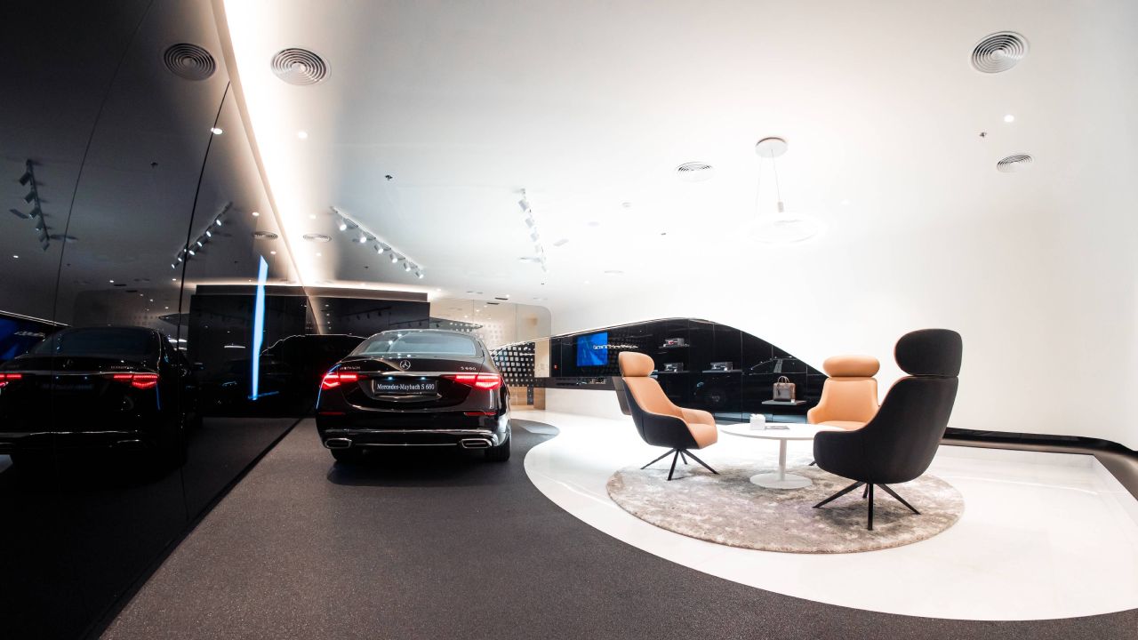 افتتاح أول صالة مخصصة لسيارات مرسيدس-مايباخ في الشرق الأوسط