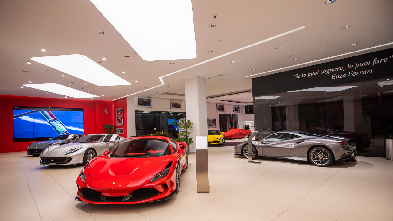 الفردان للسيارات الرياضية تعيد افتتاح صالة عرض فيراري قطر بعد تجديدها